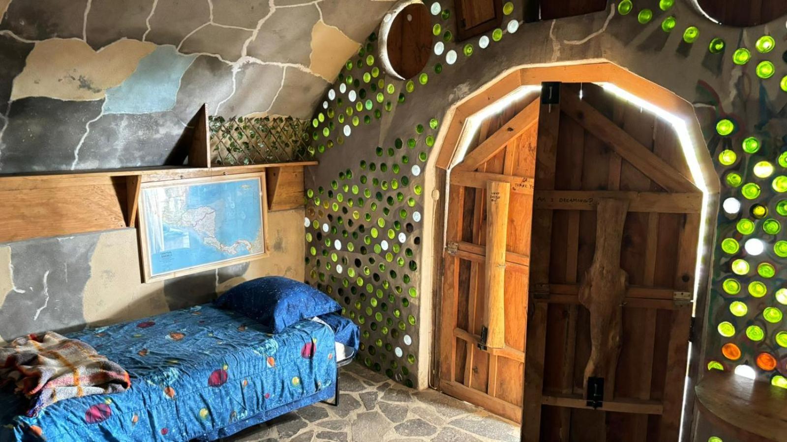 Affittacamere Earthship Atitlan San Marcos La Laguna Esterno foto